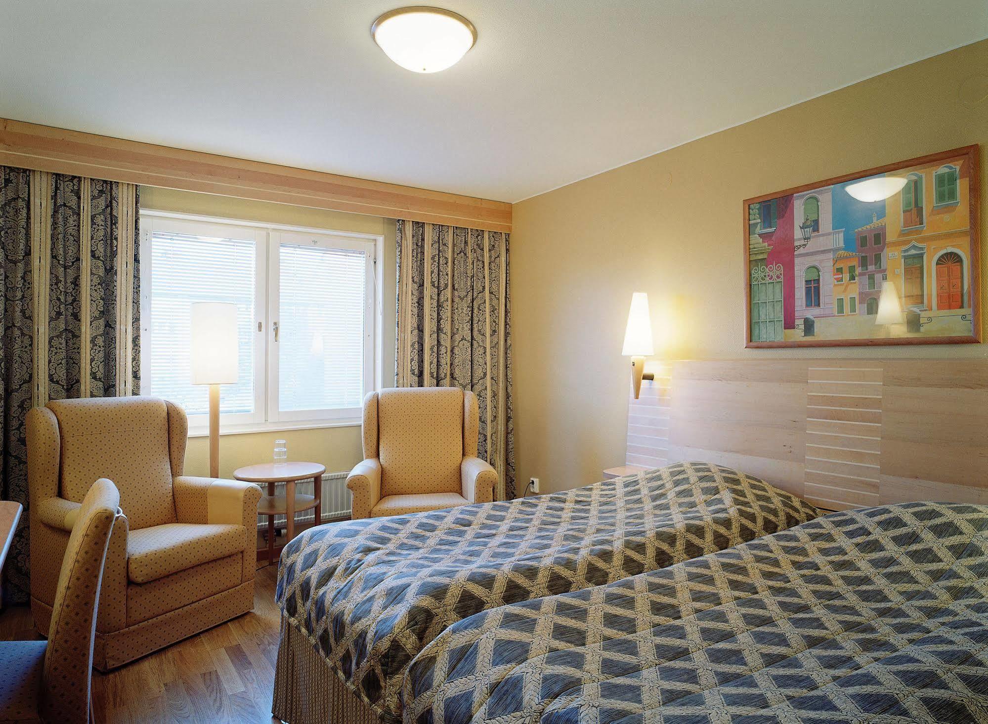 Scandic Grand Hotel Orebro Room photo
